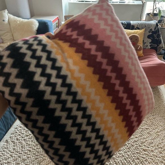 Missoni pillow - Picture 2 of 3